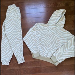 PINK BY VICTORIAS SECRET SWEATSUIT! XS